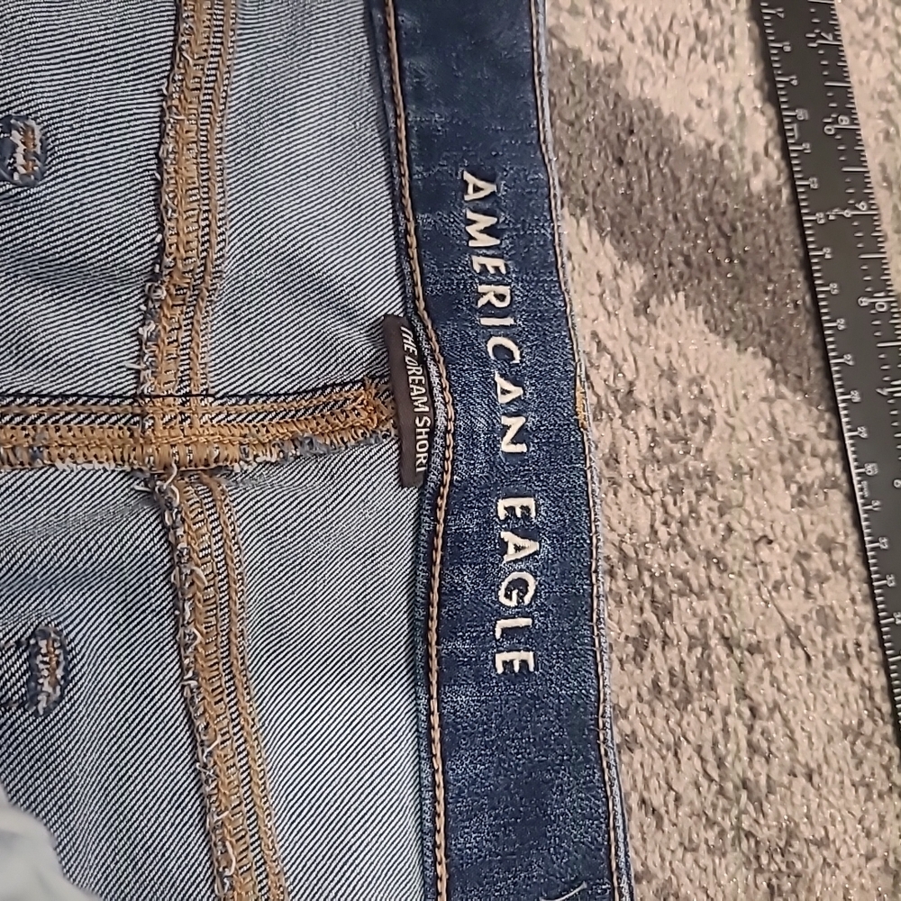 American Eagle Womens 14 Blue Denim The Dream Short Curvy Midi Distressed - Picture 8 of 12